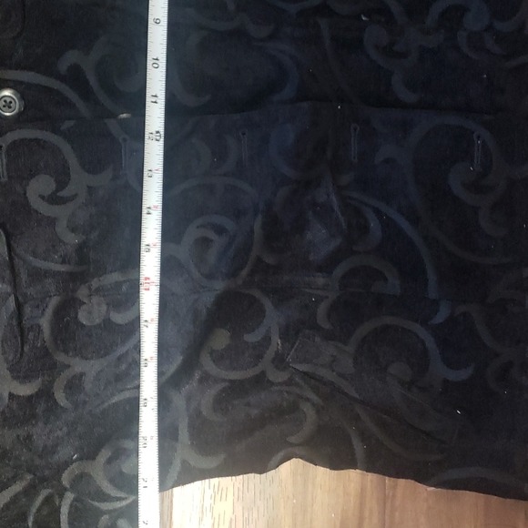 Black on black embroidery Fits like a jean jacket Pockets Snug Croft & Barrow XL - Picture 2 of 7